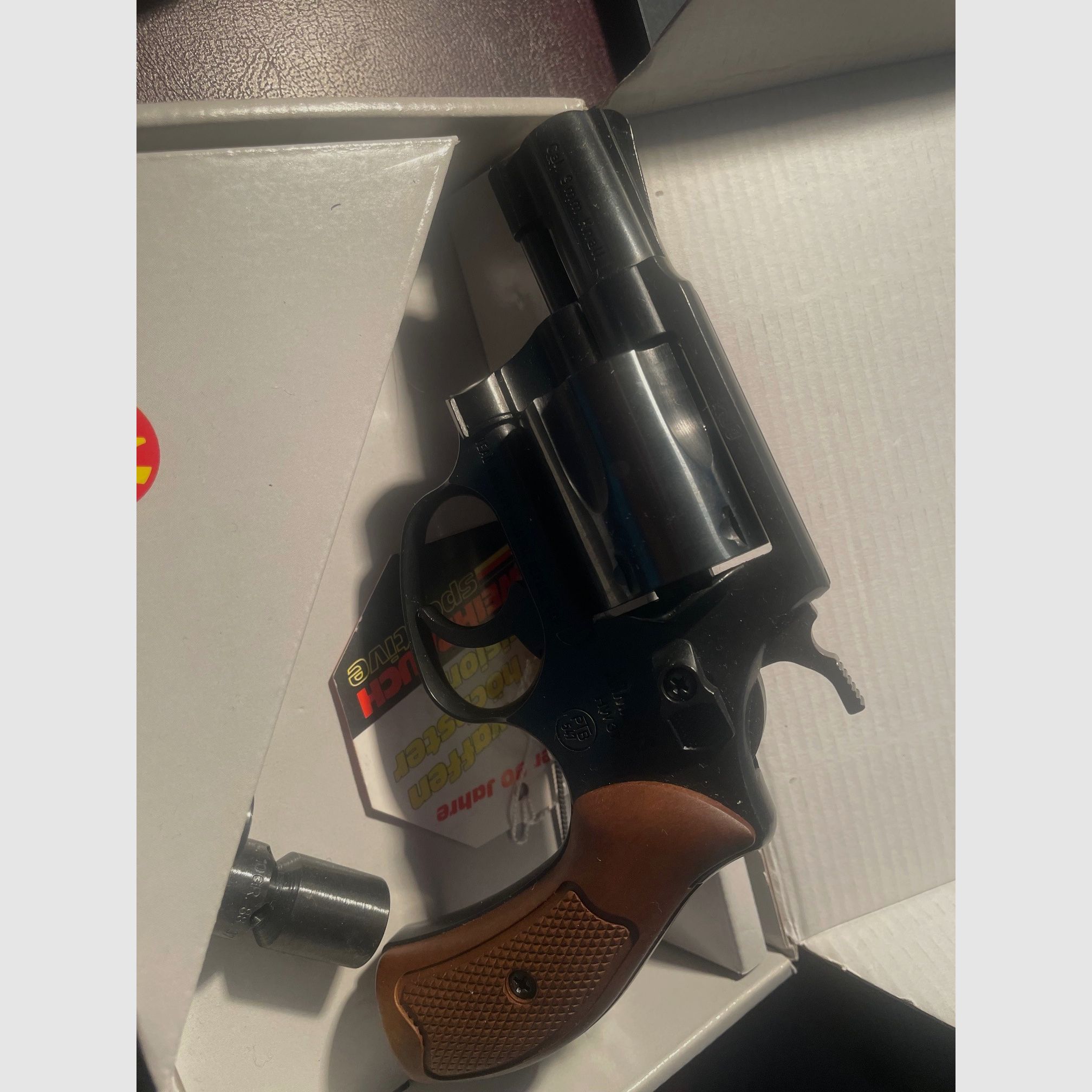 Weihrauch Sportschreckschuss Revolver Arminius HW 37 9mm