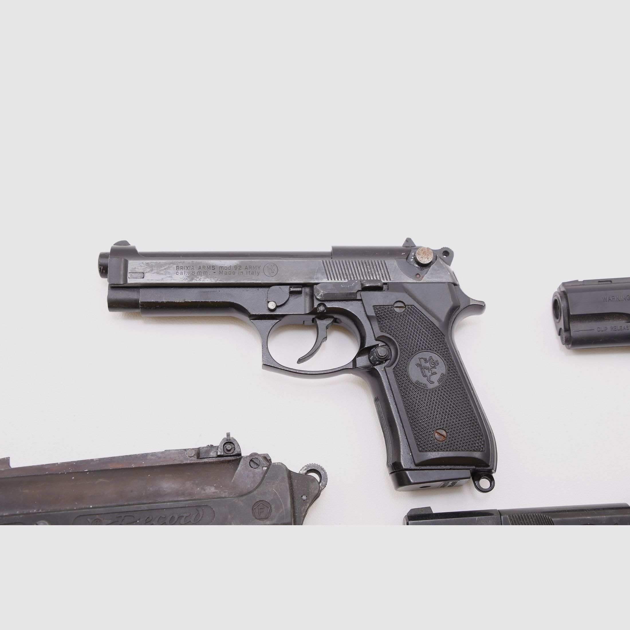 Conjunto de pistolas de aire y pistolas de fogueo Walther CP88 Daisy Powerline Record Brixia