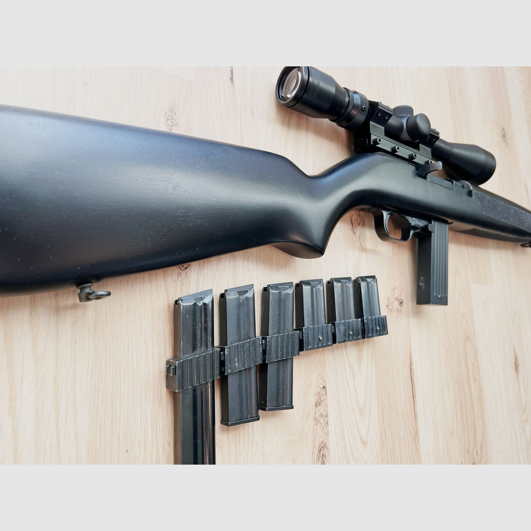 Erma EGM 1-Black -   KK-Selbstlader mit 7 Magazinen