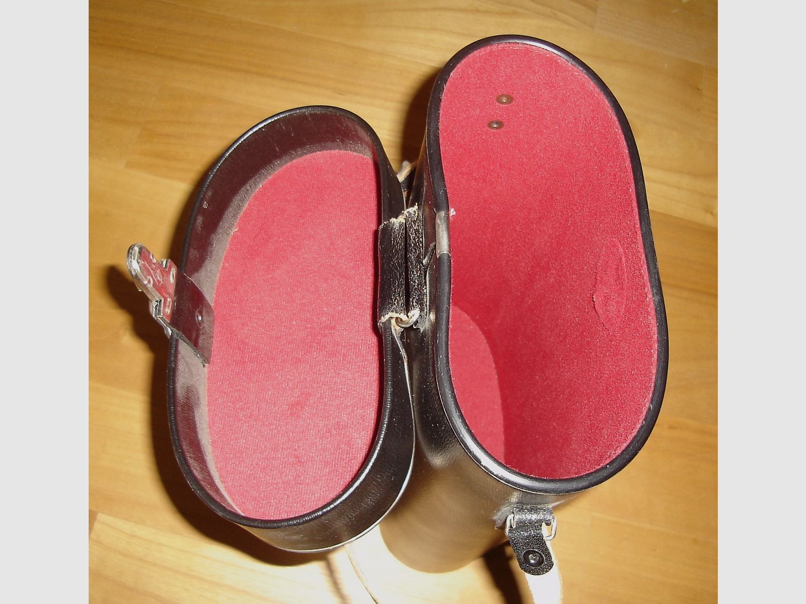 Binocular case for binoculars 8x56