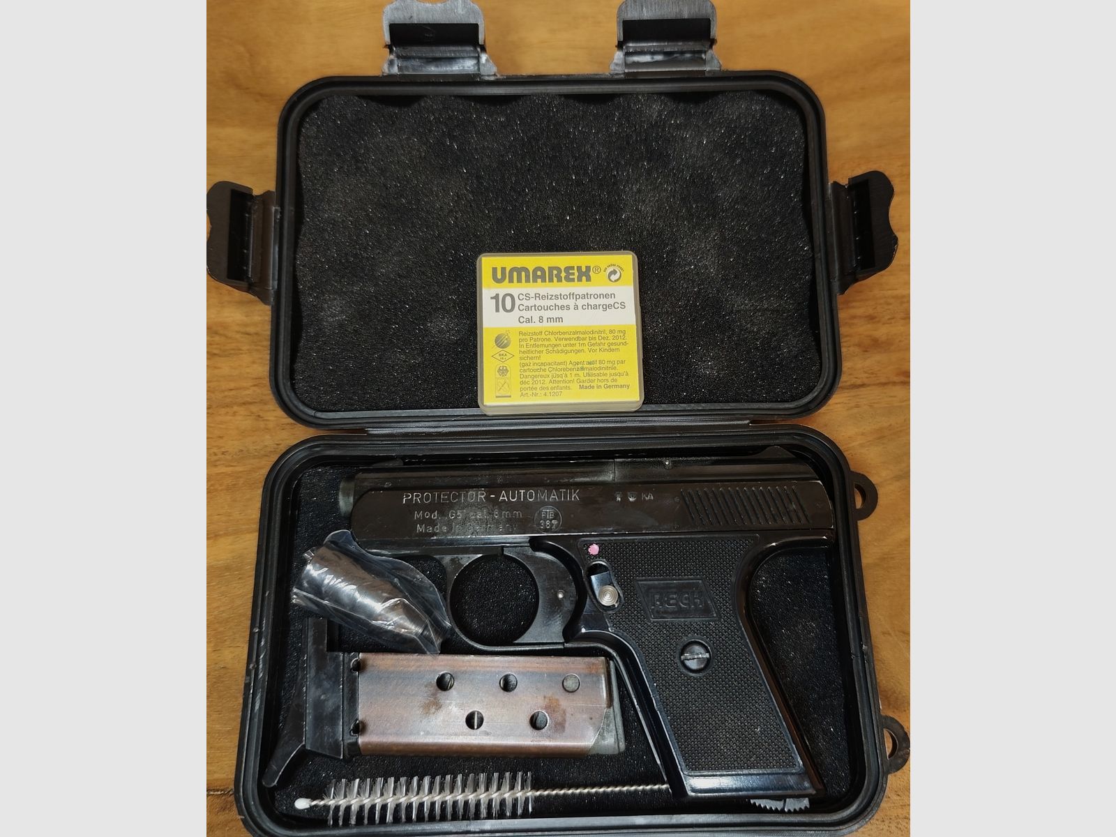 RECK Protector Automatik Mod.G5 PTB 387 Kaliber 8mm +10 Schoten CS Gas van Umarex