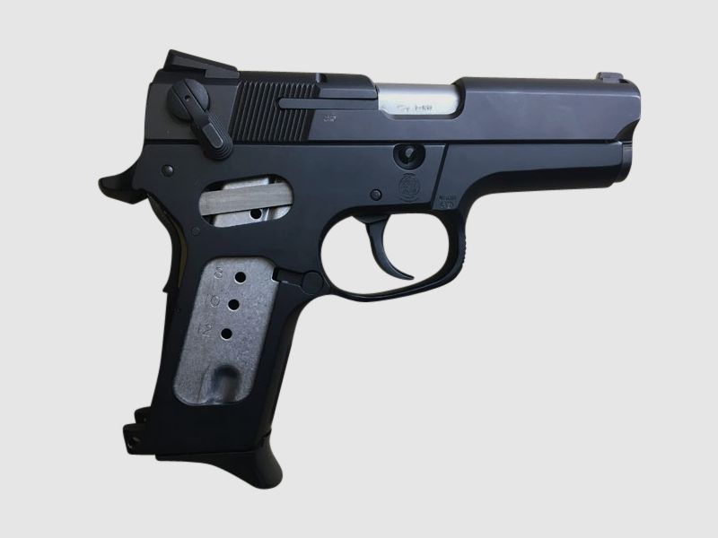 Pistole S&W Mod 6904 als Ersatzteilspender