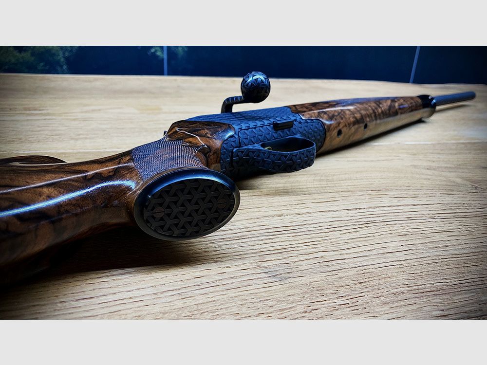 Blaser R8 Custom Grade 2 / HK 10 / Abzug vergoldet / .308 Win / Volltexturierung / TRAUMWAFFE