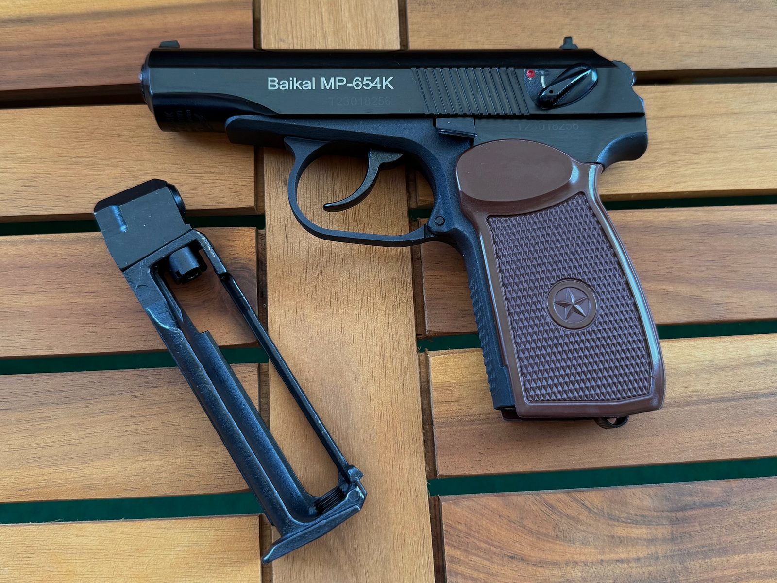 Baikal MP-654K CO₂ pistolet à air 4,5 mm BB – Original Makarov | État de collection