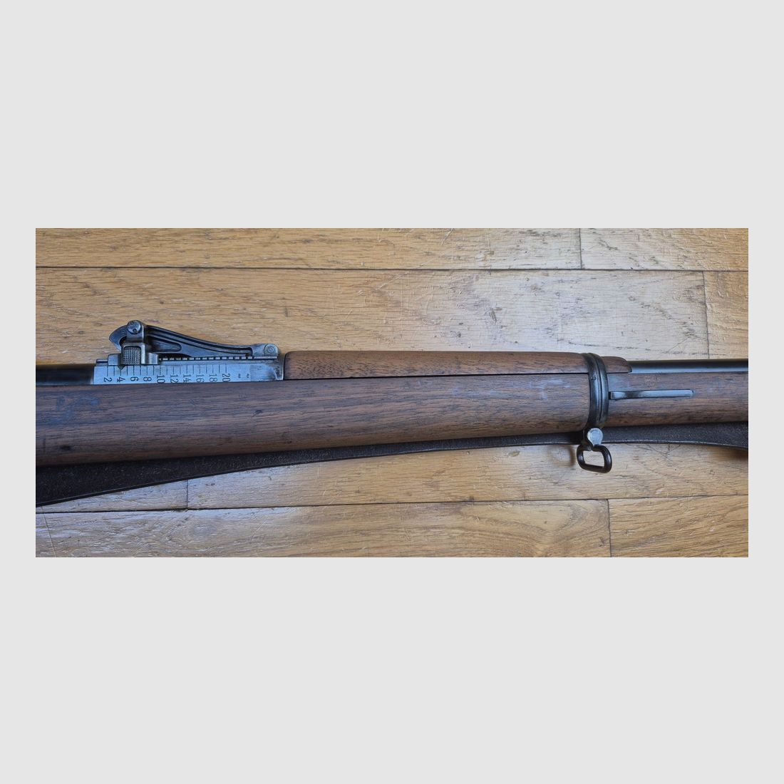 Wunderschönes Gewehr G98 – Gewehr 1898 – Arsenal Spandau 1900 – Originalkaliber 8×57 IS – Vollständig monomatrikuliert außer der konformen Reinigungsstange – Original braune Lederriemen – Prestigeträchtige Zuordnung zum 1. Grenadier Kronprinz „1. R. 4. 150.“ – TBE+, Bild 7 von 31