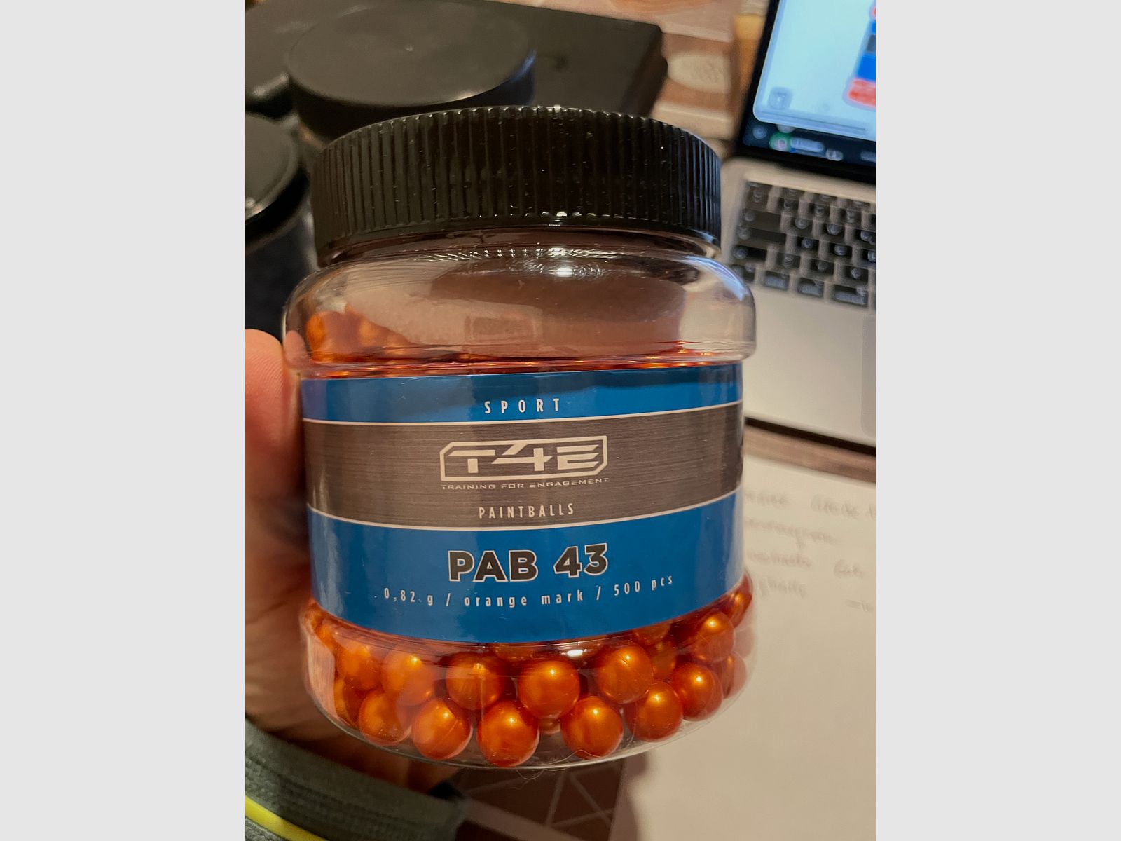 Umarex Glock 17 Gen 5 T4E Cal. .43 con 5 julios y un amplio equipamiento y cargador de repuesto