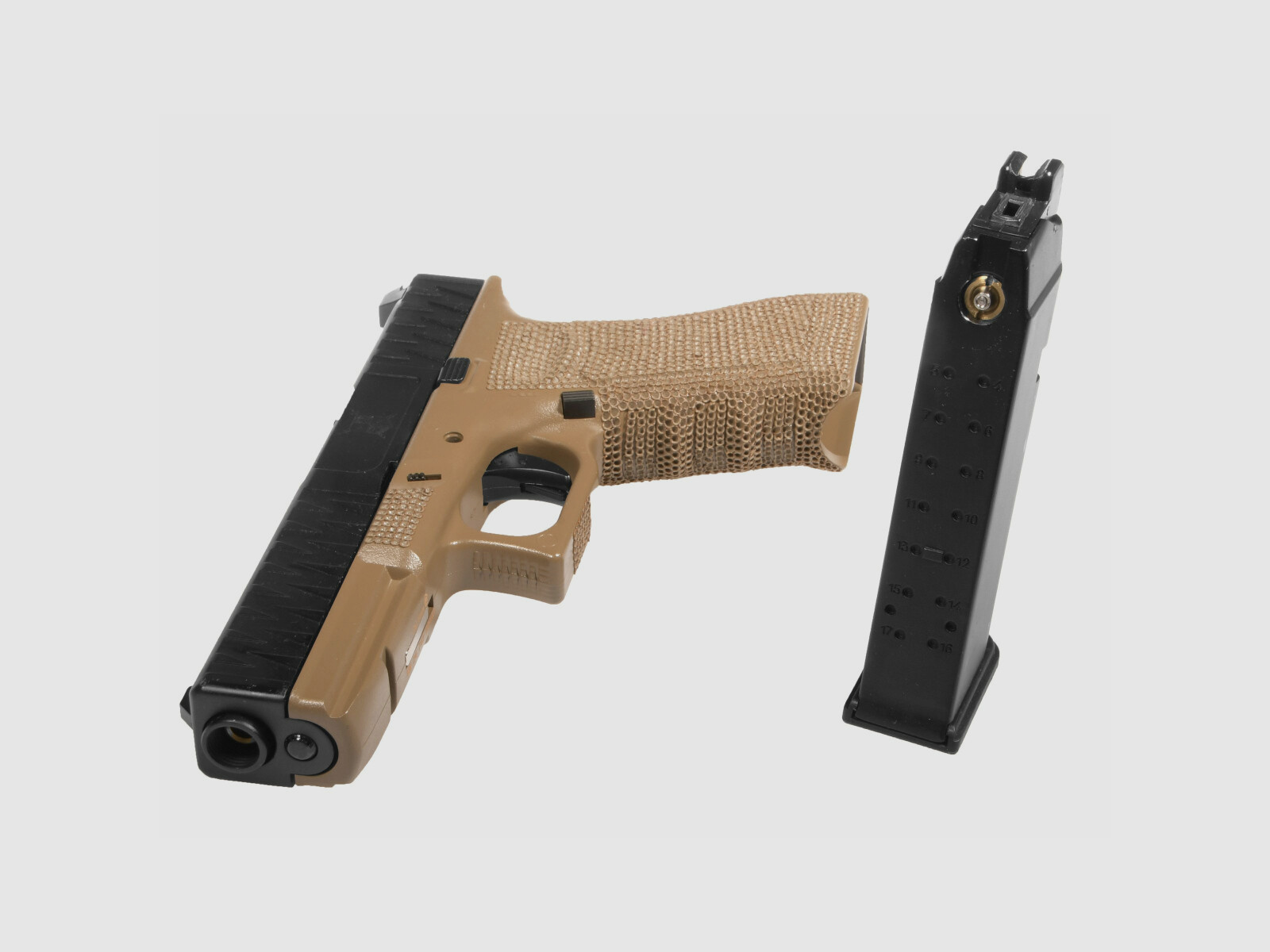 P05 GBB Airsoft Pistole in Tan | Delta Armory
