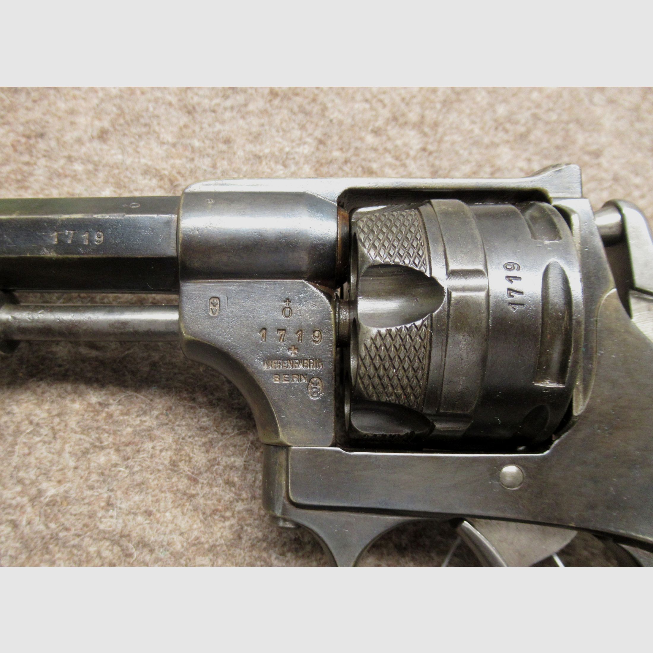 AB-43 revolver W+F mod. 1878 kal. 10.4mm, afbeelding 3 van 3