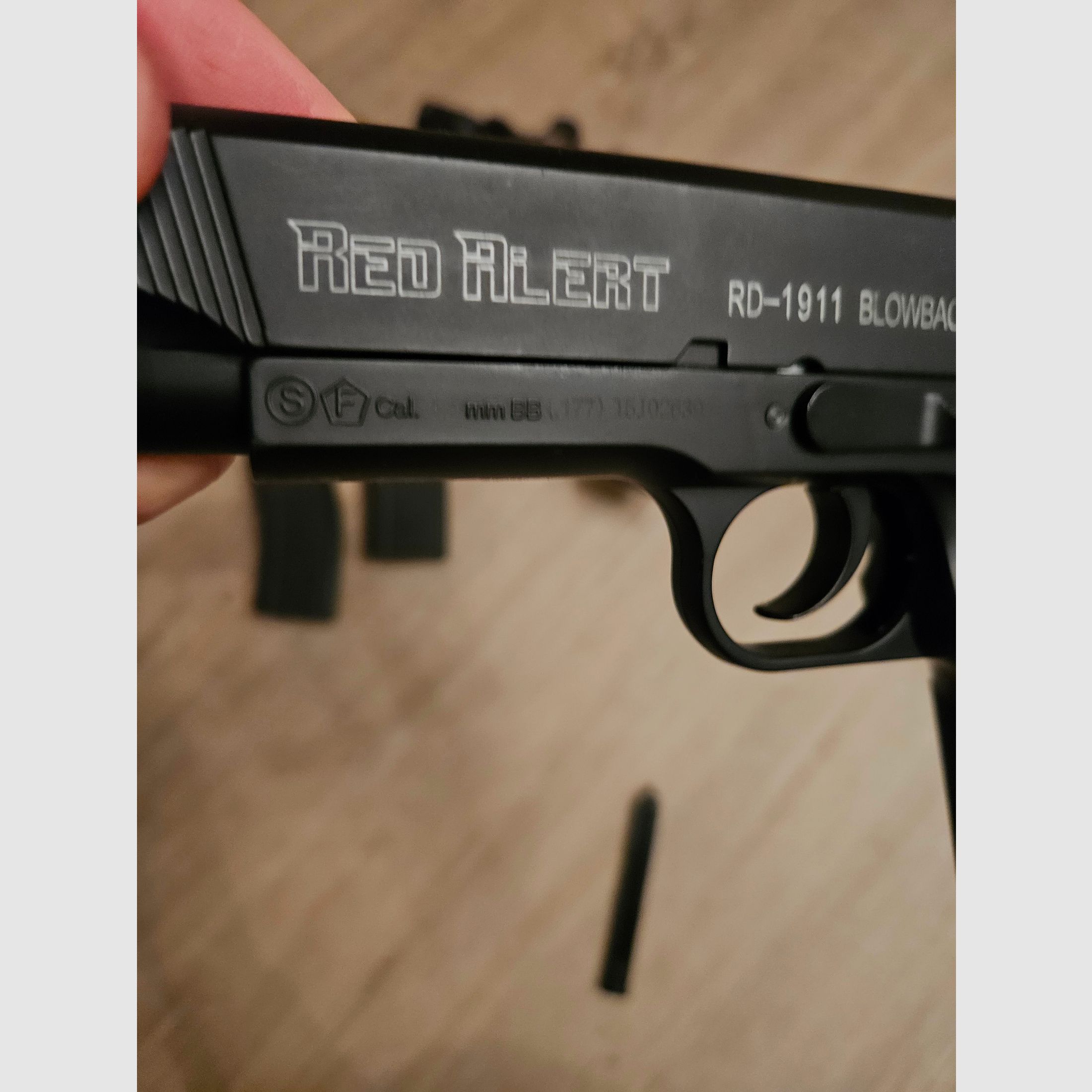 SigSauer MCX CO2 air rifle + Red Alert RF - 1911 CO2 blowback