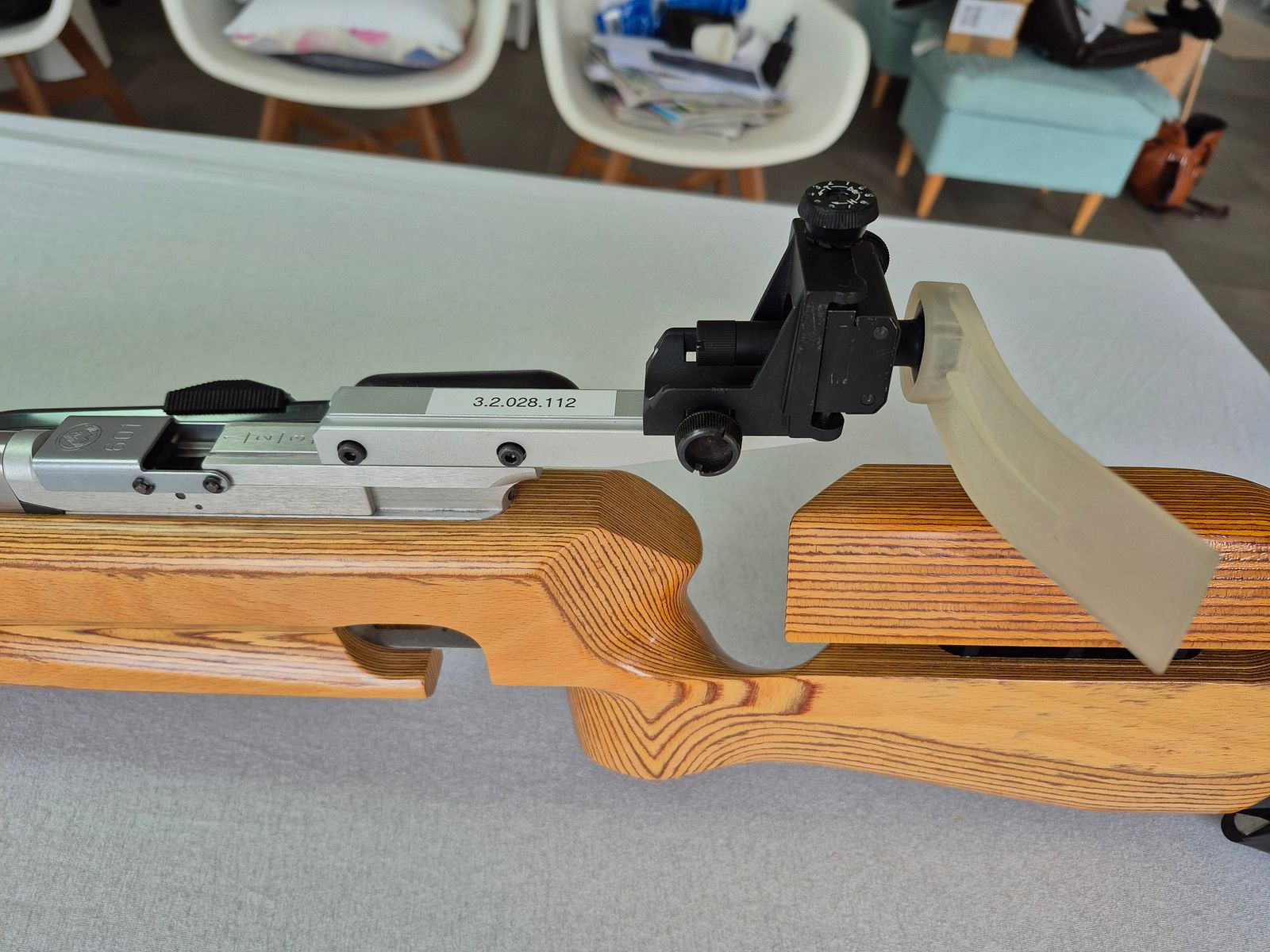 Feinwerkbau 601 omgebouwd voor liggende discipline