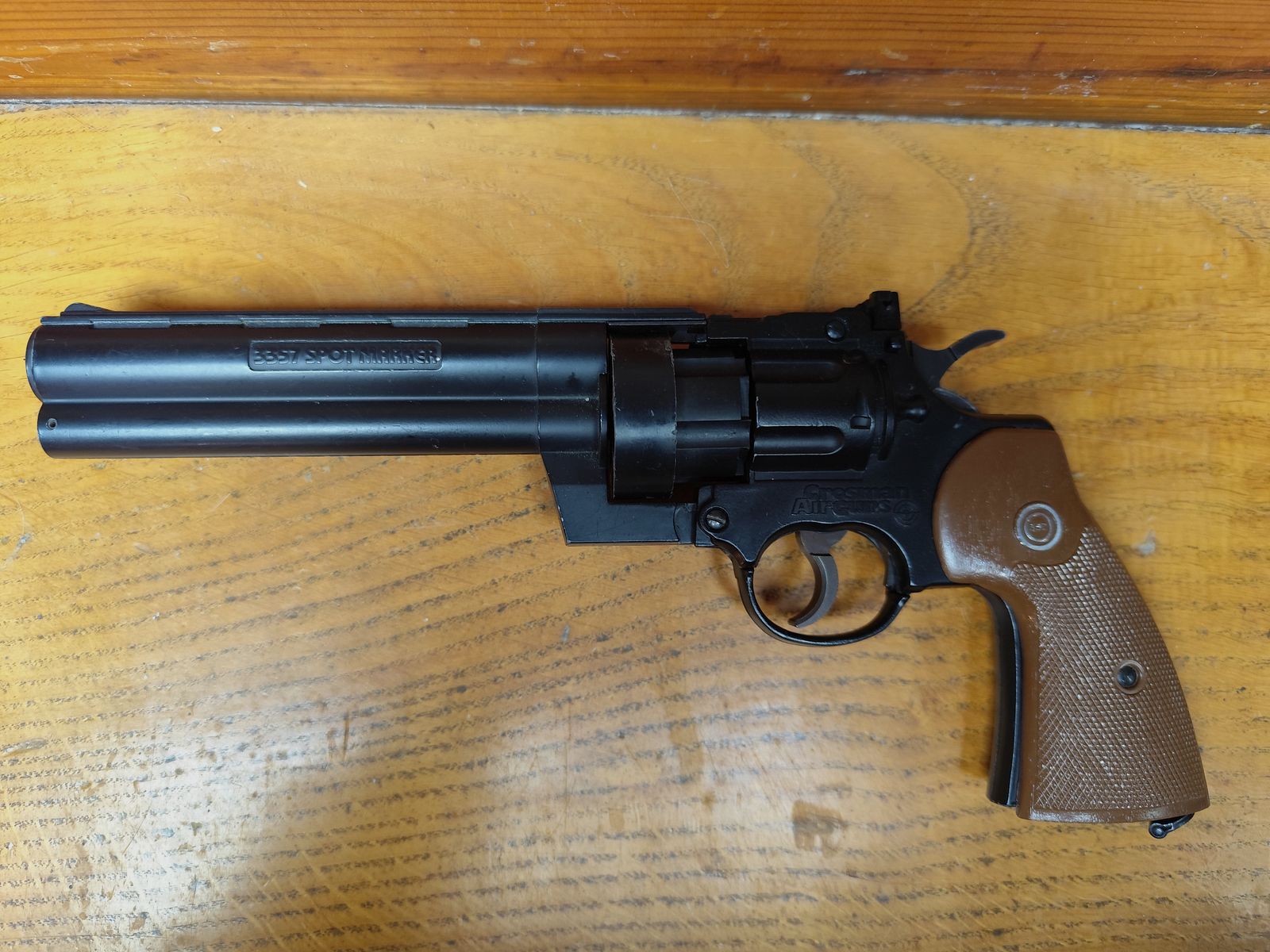Crosman 3357 Kal. 50 co2 Defect