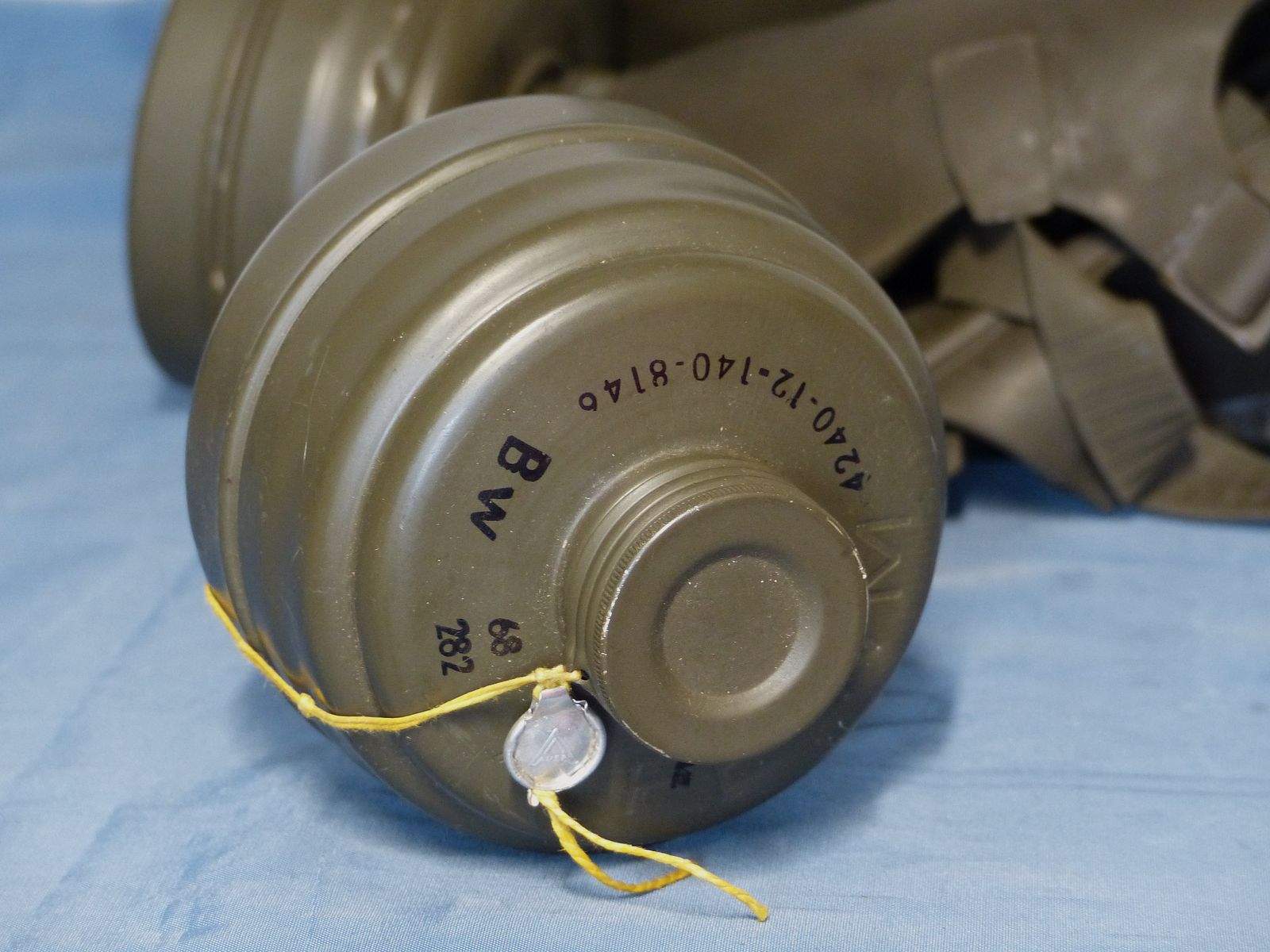 Bundeswehr ABC-beschermingsuitrusting transporttas, gasmasker 2 filters en accessoires BW jaren '70