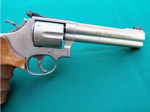 Smith & Wesson 686-4 Target Champion