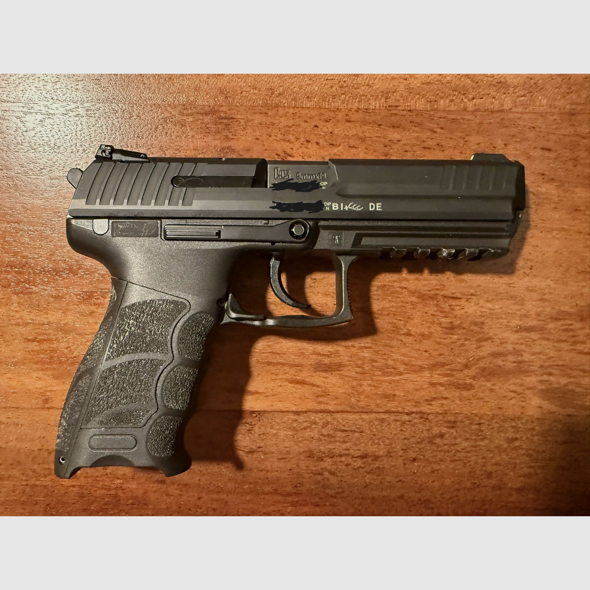 P30L mit 5 Magazinen und 2 LPA Visieren (Fiber und Luminova/Nachleuchtend)