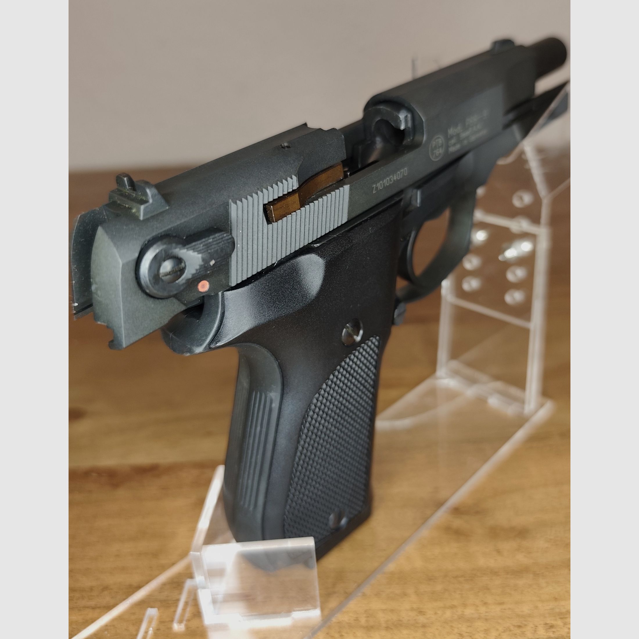 Walther P 88 Compact 9mm 2xMagazine black PTB 764 as new New Year's set 25xPyro effects + 50 shots ammunition P.A.K.