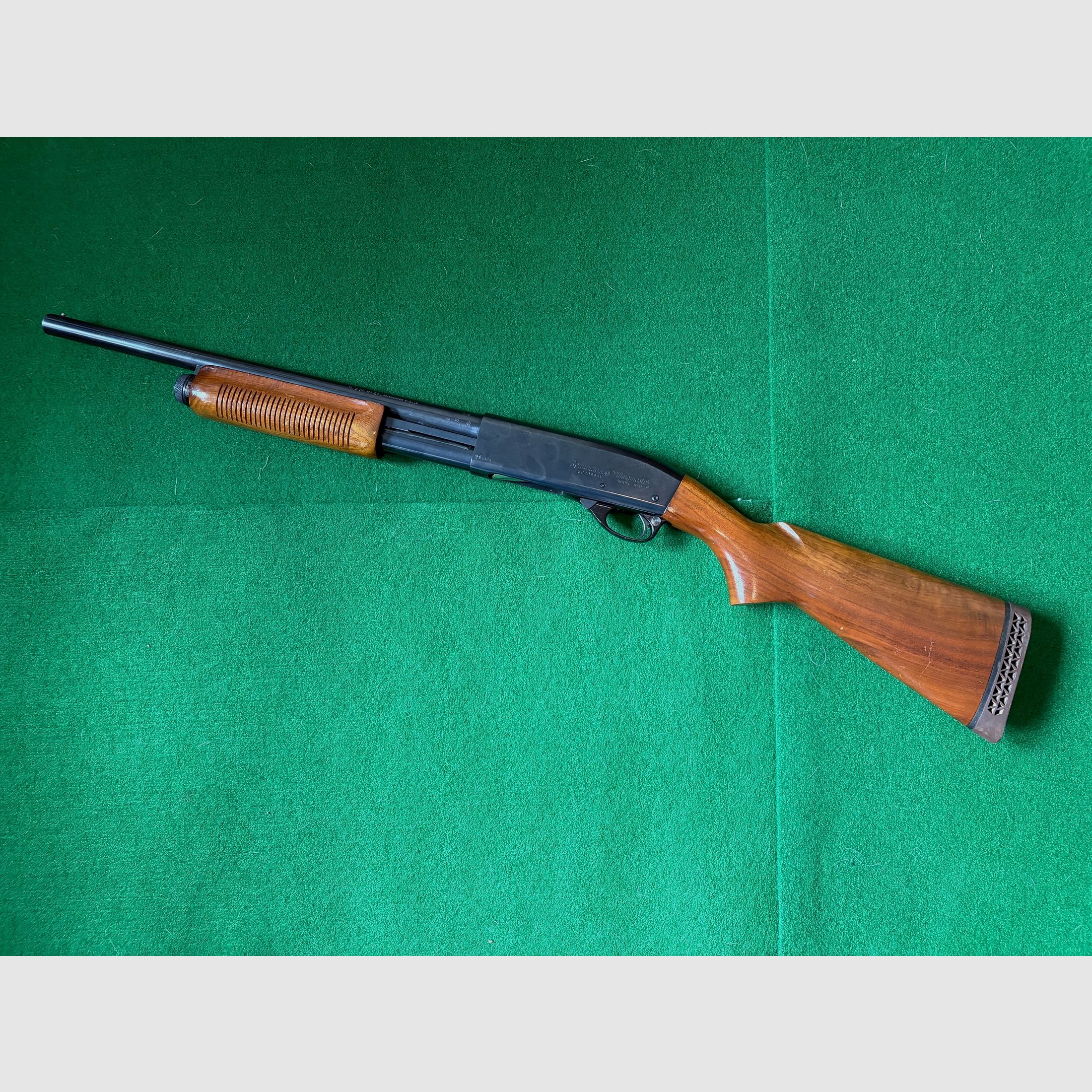 Remington repeating shotgun, caliber 12/70