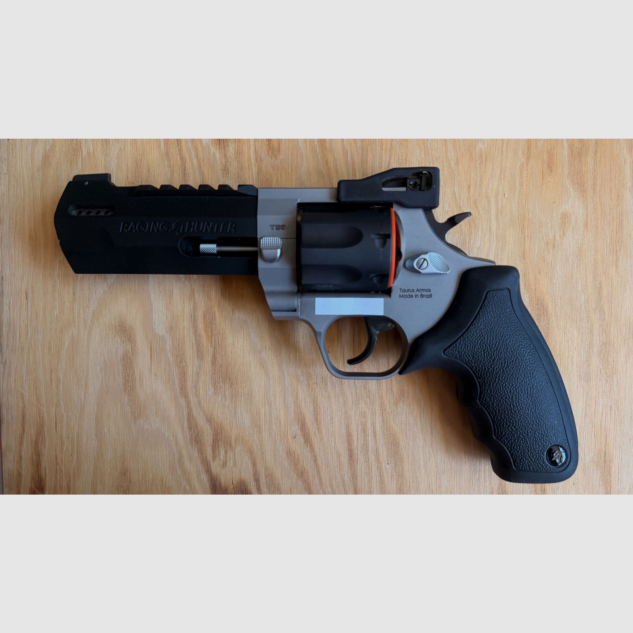 Revolver Taurus Raging Hunter 357. Mag, couleur DuoTone, longueur de canon 5 1/8.