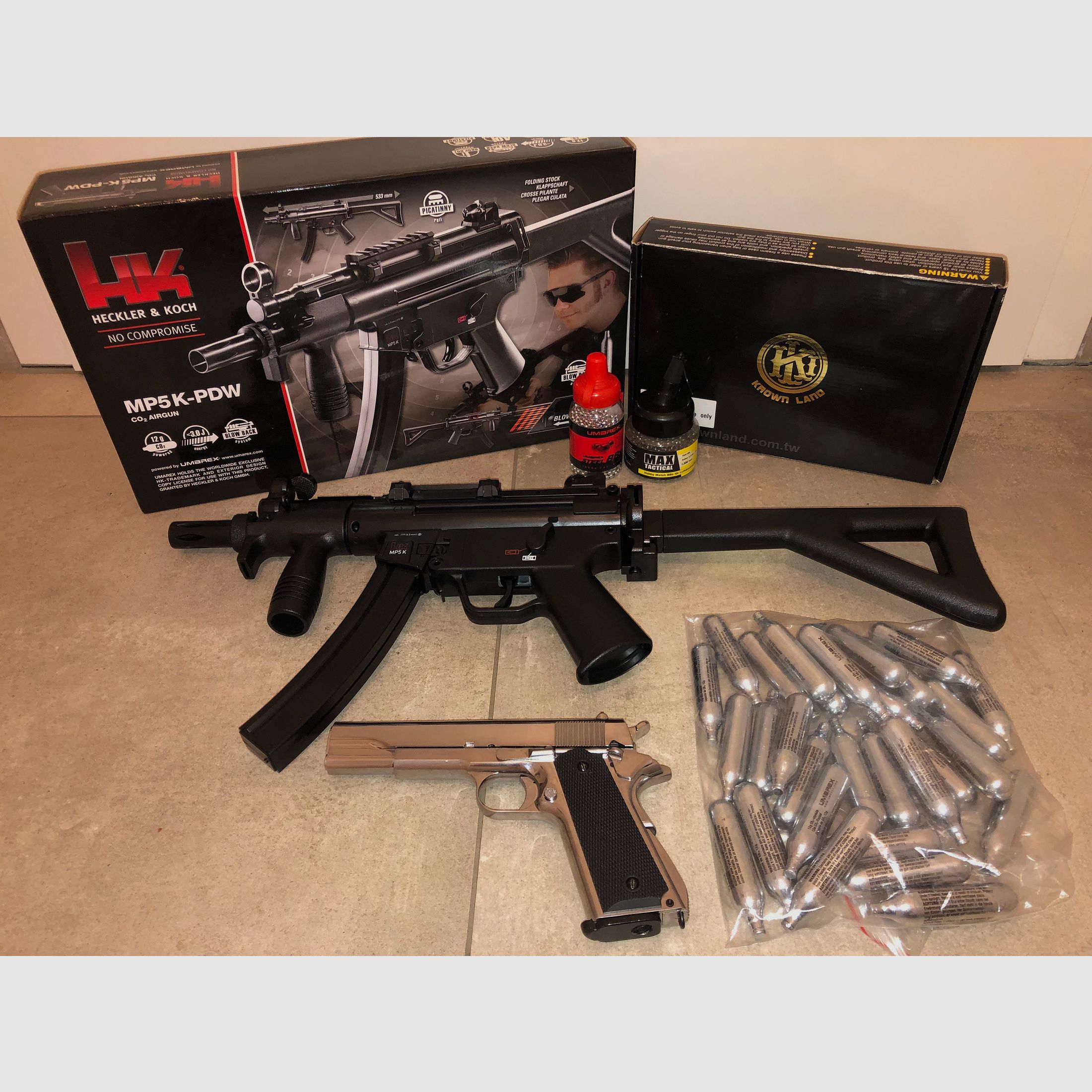 Umarex MP5 4,5mm CO2 + KLI M1911 4,5mm CO2 inklusive 30x CO2 Kapseln & 2.500 4,5mm Stahl BBs