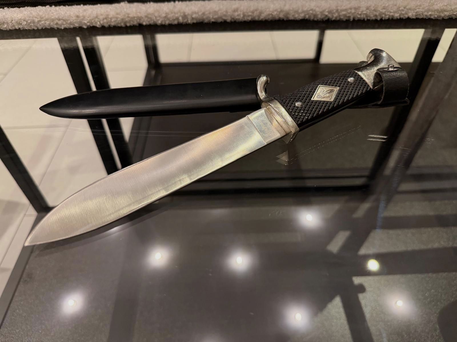 Classic scout camping knife – Solingen production – with metal sheath & leather belt loop