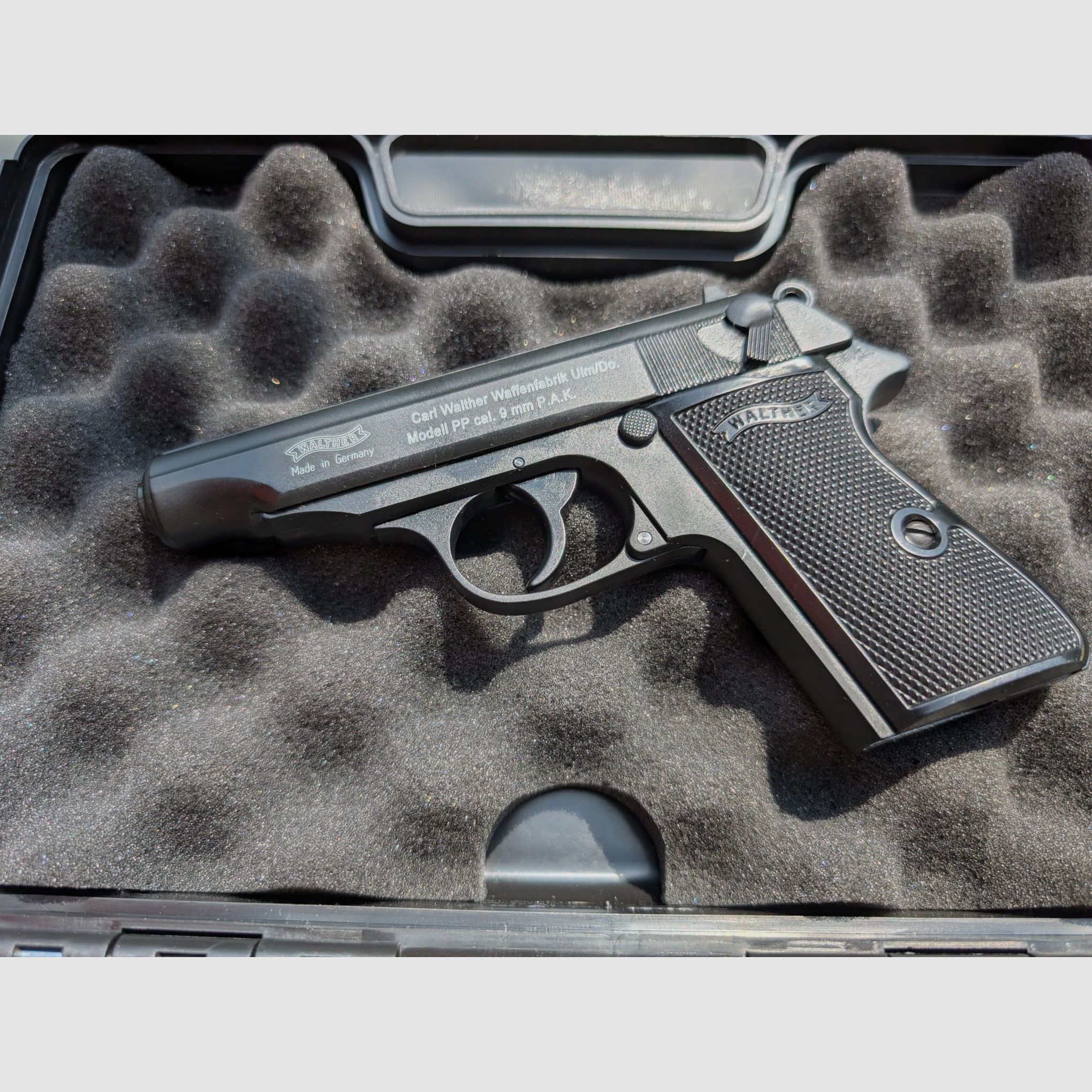 ⁹Walther PP 9 mm P.A.K. in sehr gutem Zustand/ ungeschossen