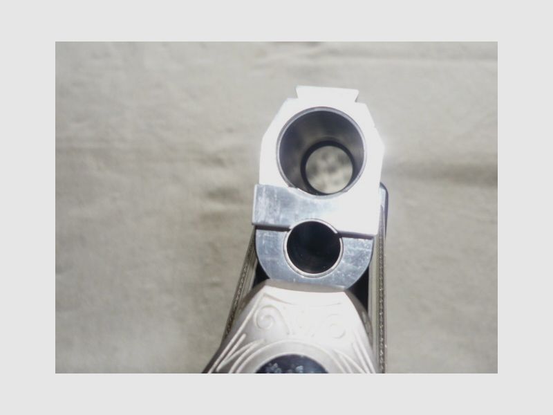 Blaser BBF 700 z zestawem matryc RCBS
