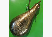 Botella de pulverización modelo ZOUAVE BRASS, cargador por delante