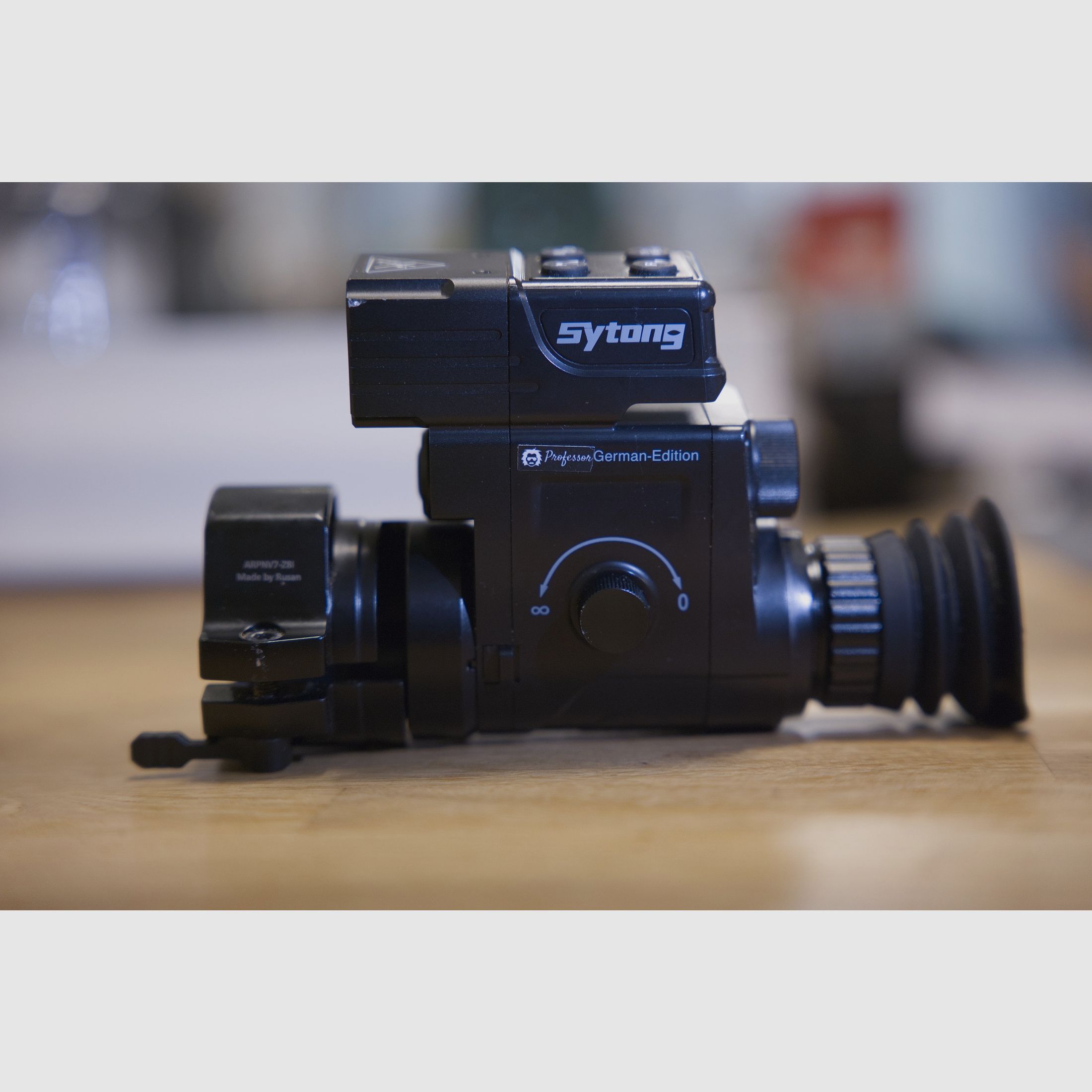 Sytong HT-77 Nachtsichtgerät inkl. Maximtac IR-Strahler 850 nm + 2 Akkus – voll funktionsfähig