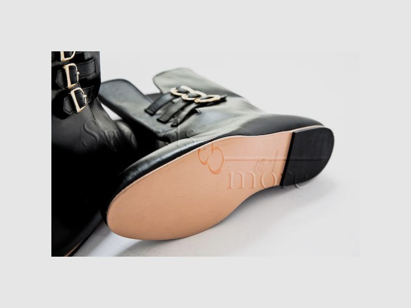 Mittelalterliche Lederstiefel