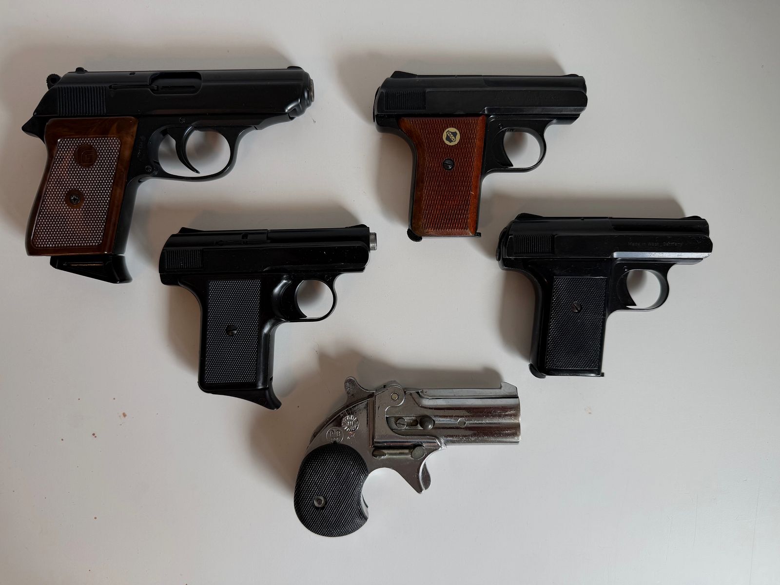 <p>pistolas de gas de alarma</p>
