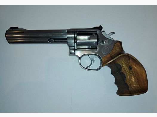 Smith & Wesson 617-1 Super TC