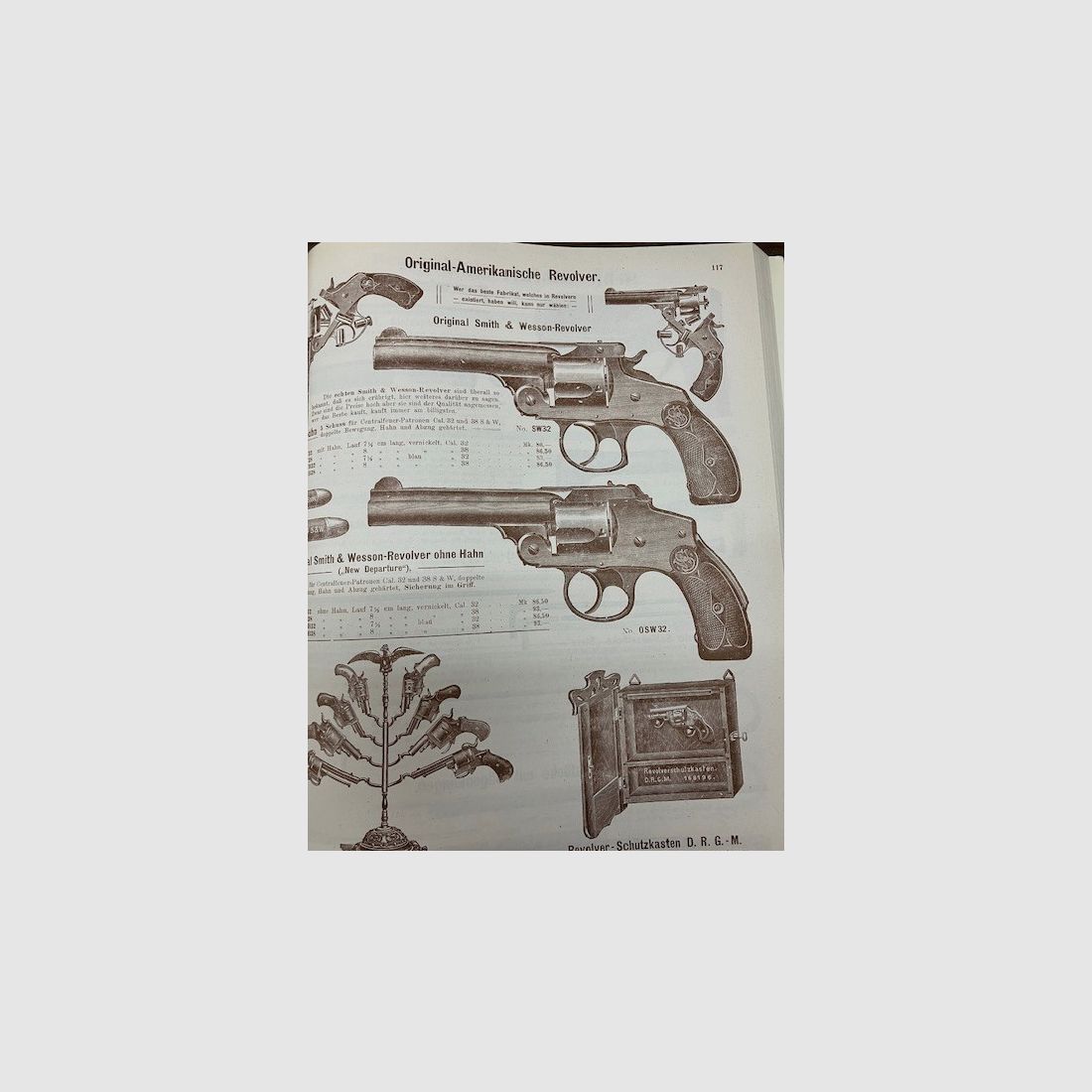 Waffenkatalog von AKAH 1908   "Waffen-Munition-Jagdgeräte - Touristen-Artikel"