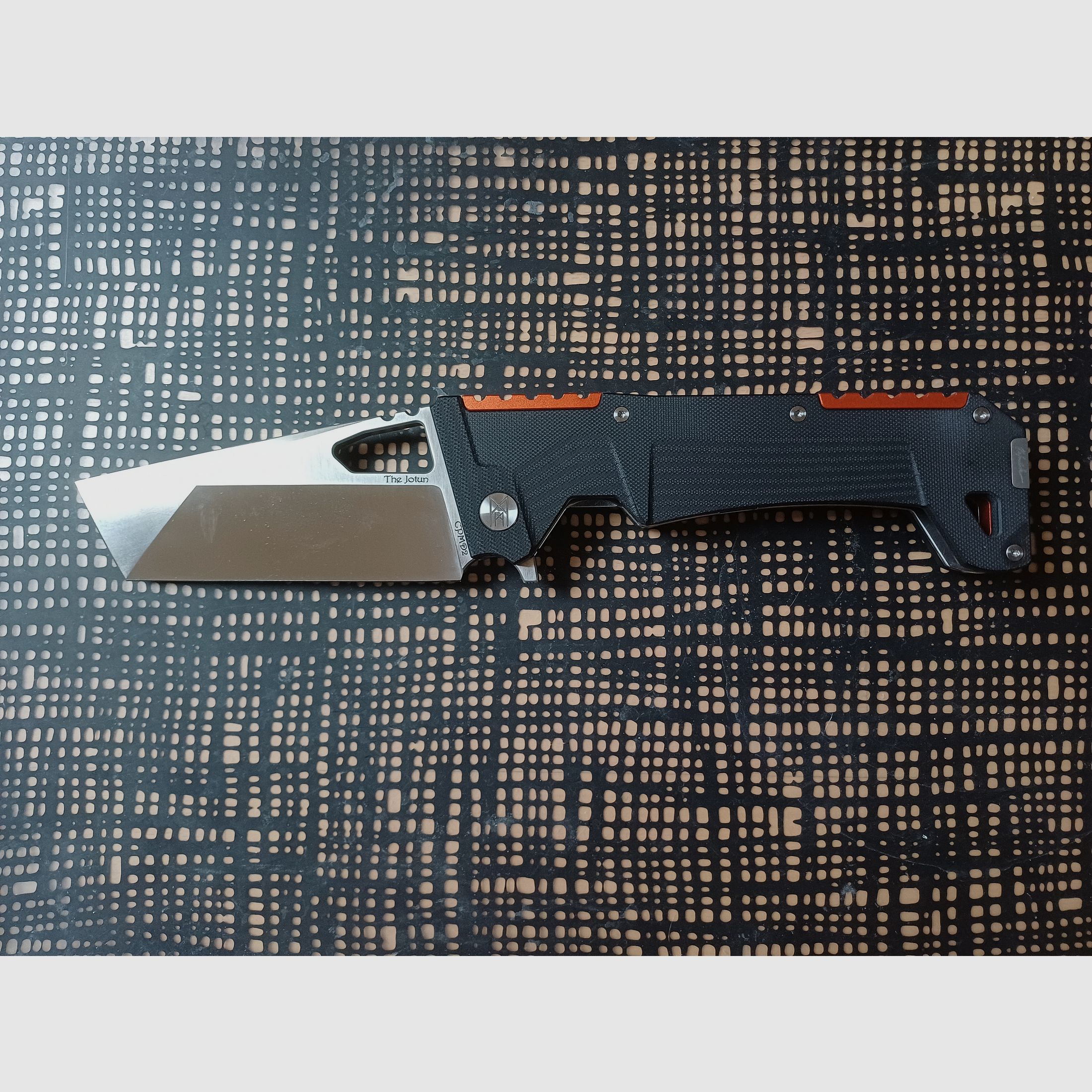Colección de cuchillos Böker Midgards Cold Steel United Cutlery SOG MTech Micro OTF Jotun Crawford