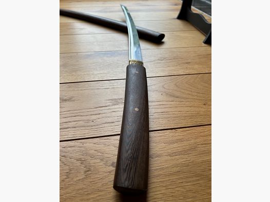 Wakizashi z drewnianą pochwa i drewnianym uchwytem