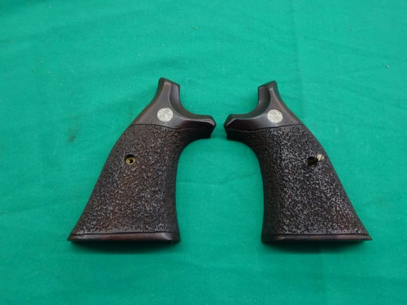 Sehr schöne Holzgriffschalen für S&W K+L Rahmen Square Butt