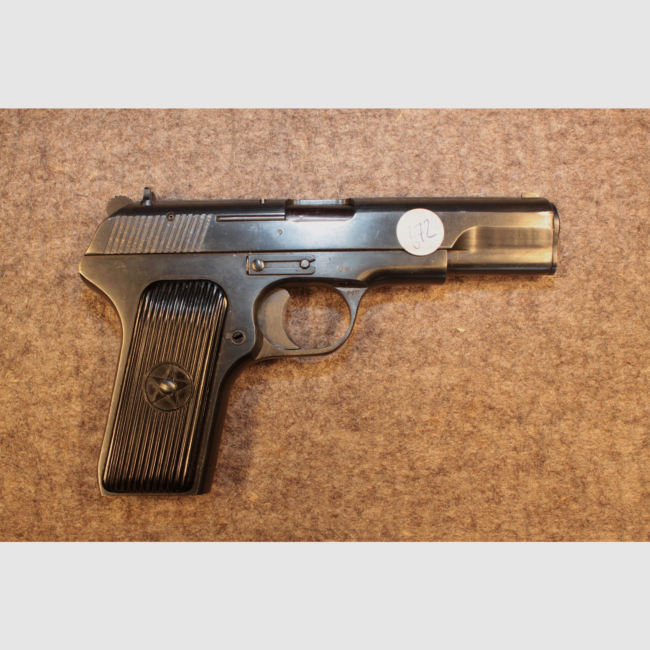 Pistola Tokarev cinese in calibro 9 mm Luger.