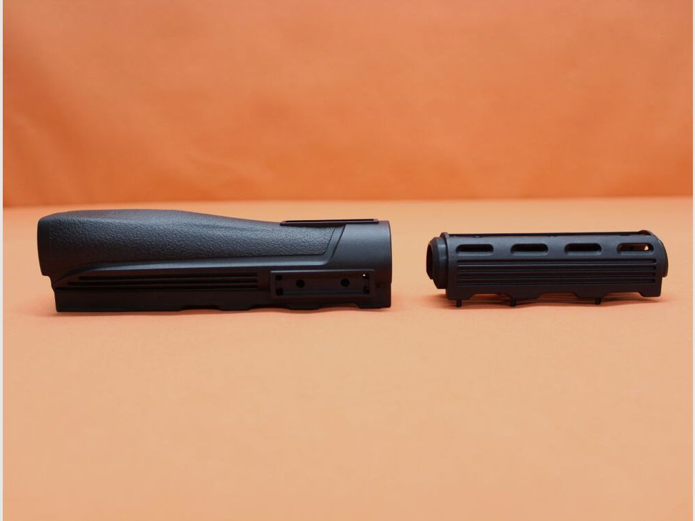 Zaawansowana technologia Kalashnikov AKM: system 4-rail/-osłona rękojeści ATI Strikeforce z polimeru czarna z góry/dół z bocznymi szynami