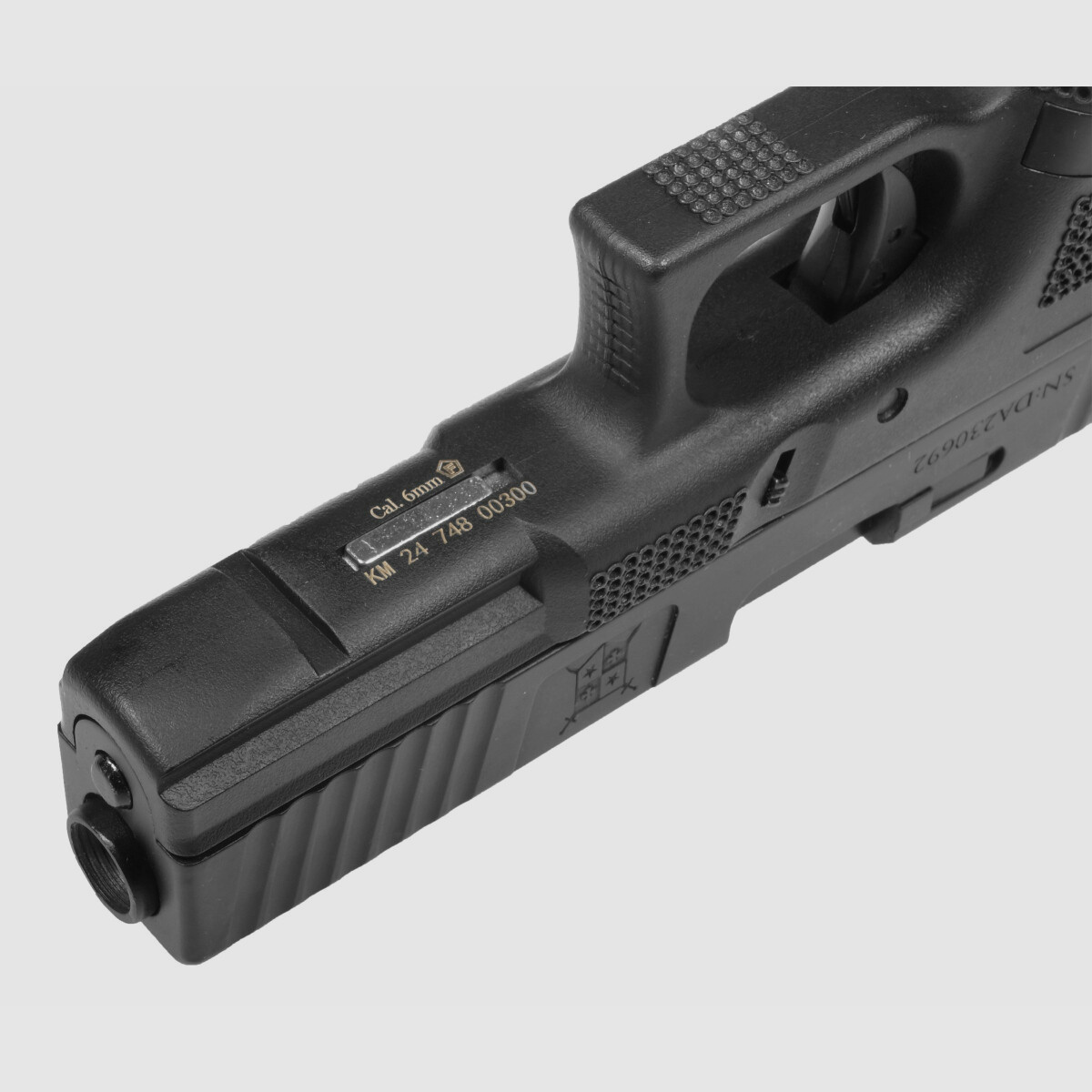 P04 GBB Airsoft Pistole in Schwarz | Delta Armory