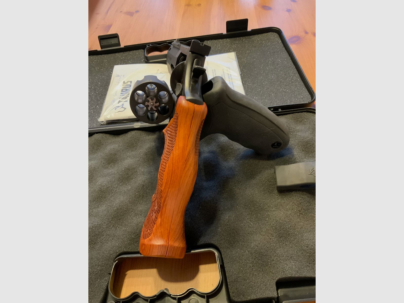 Revolver TAURUS Raging Hunter .44 Rem. Mag., 6 3/4“, noir mat