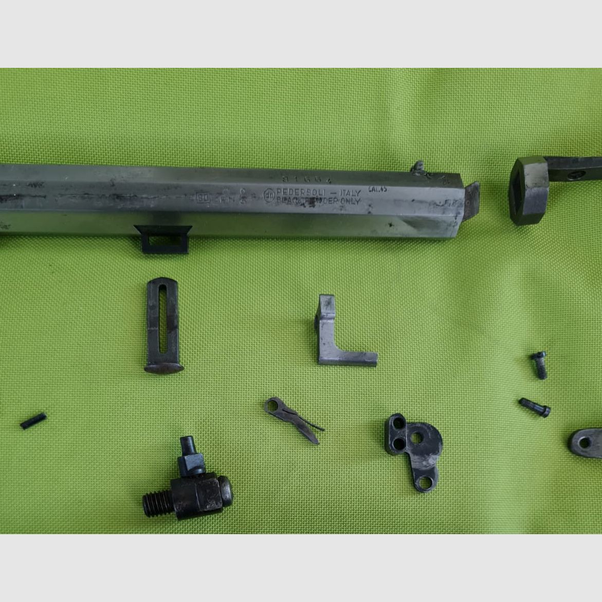 Zestaw części Pedersoli pistolet kapiszonowy z lufą kal. 45