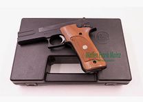 Smith & Wesson - USA Mod. 422 Compact