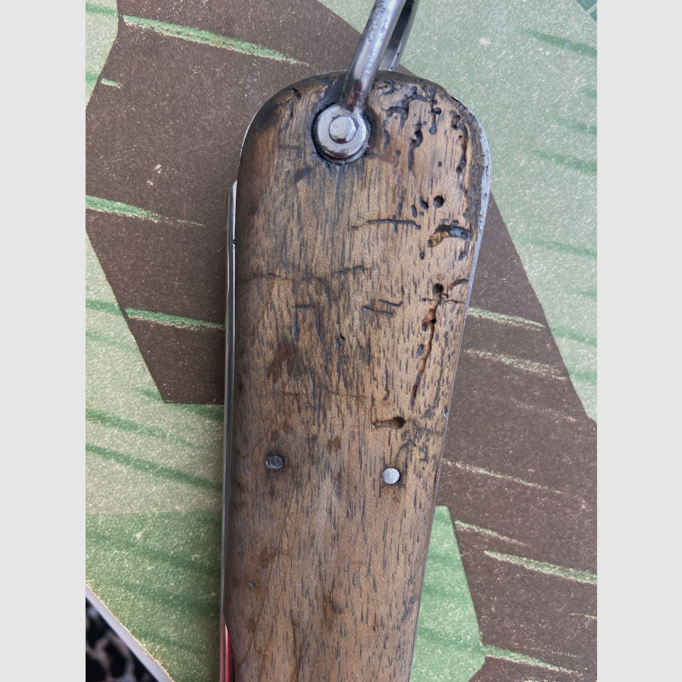 Flieger-Kappmesser der Deutschen Luftwaffe aus dem 2. Weltkrieg; 1. Modell - nicht zerlegbar, mit Fangschnur