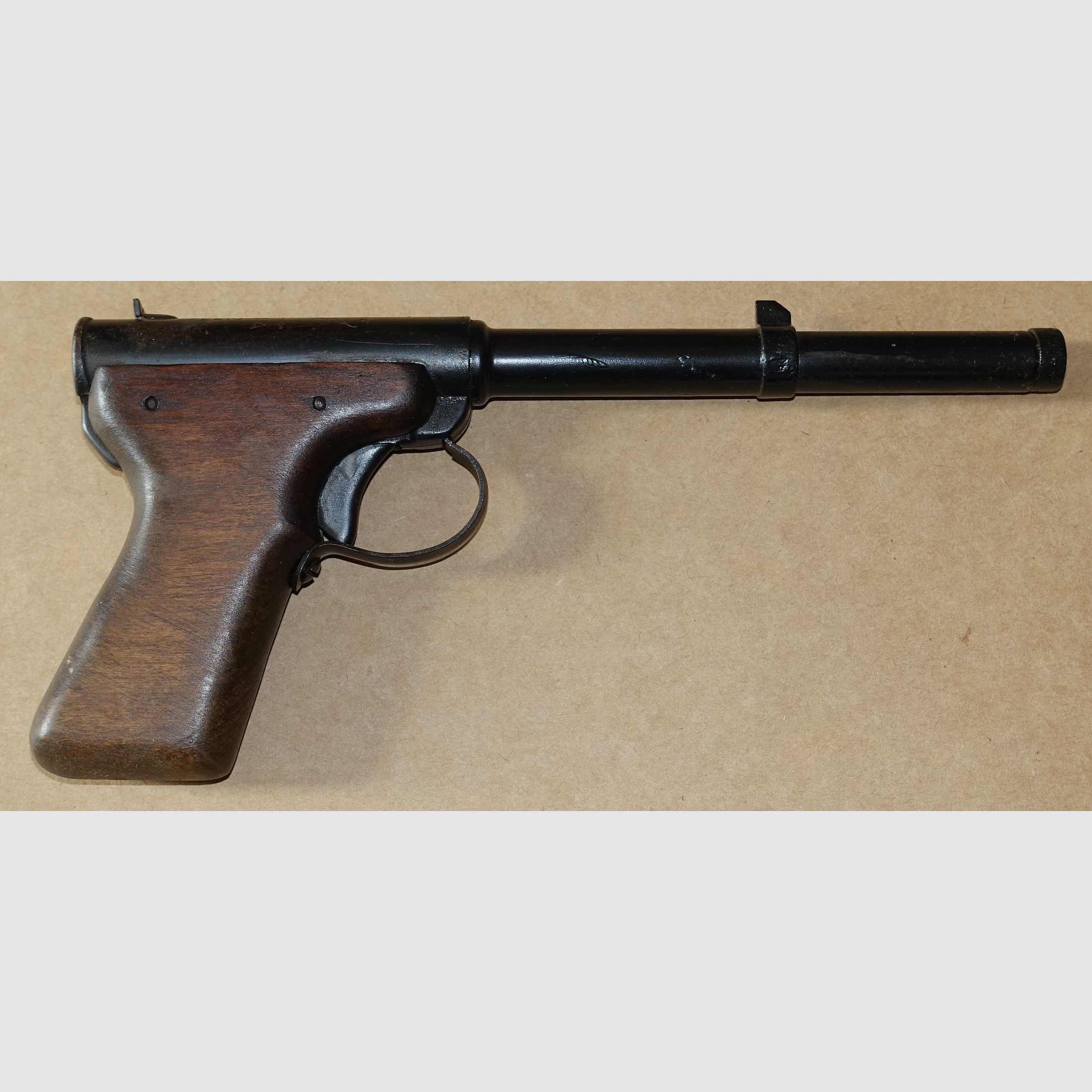 Luftpistolen Sammlung / 14 Stück / Walther Diana Umarex Lov Baikal Record usw.