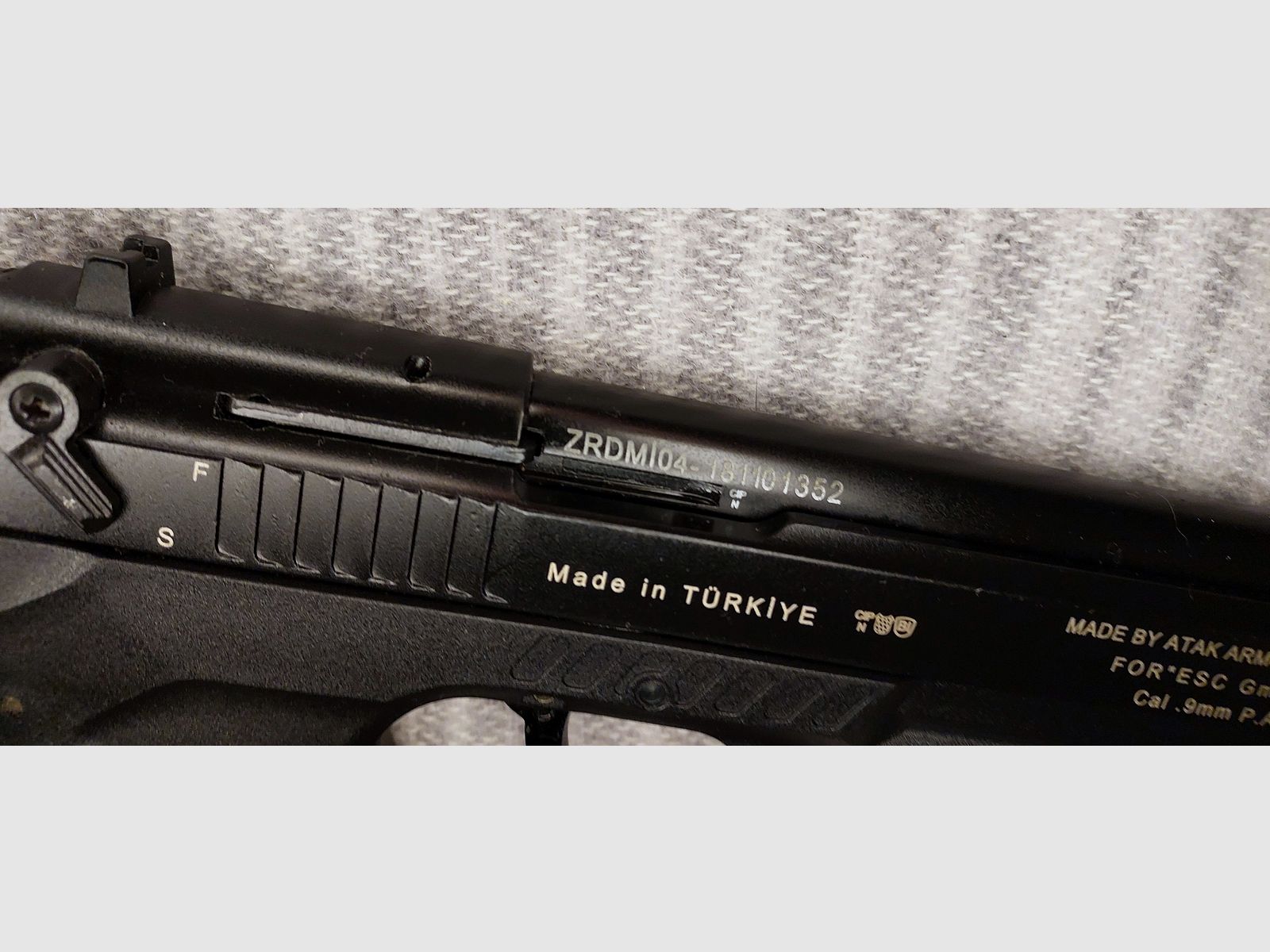 Zoraki 918 9mm P.A.K. schwarz (PTB 1024) mit zwei Magazinen