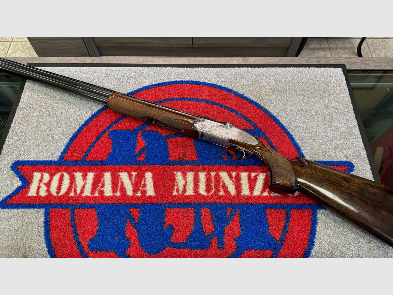 Bockdoppelflinte kal. 12 merk Pietro Beretta model SO4, afbeelding 1 van 4
