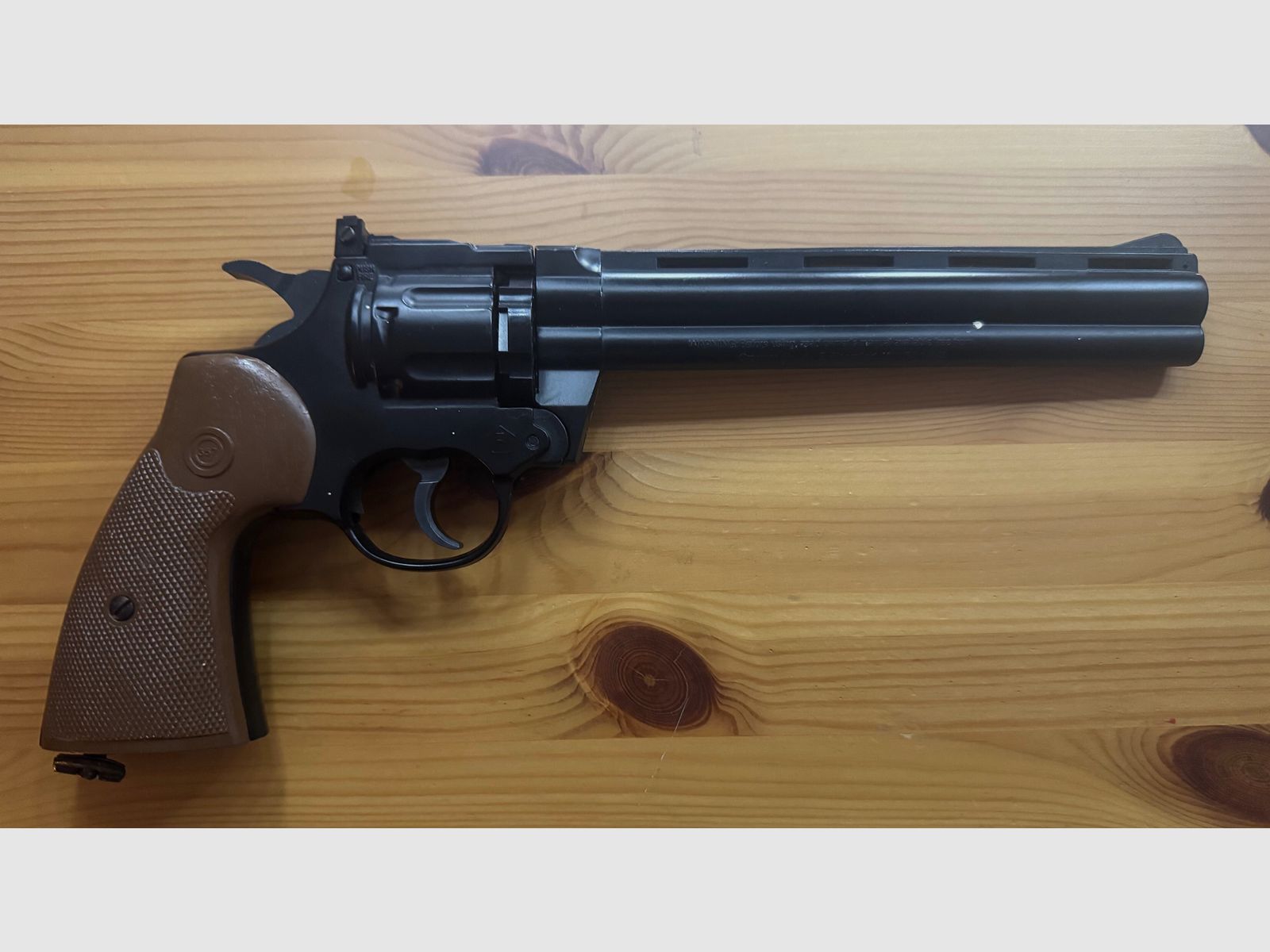 Crosman 357 CO2 Revolver