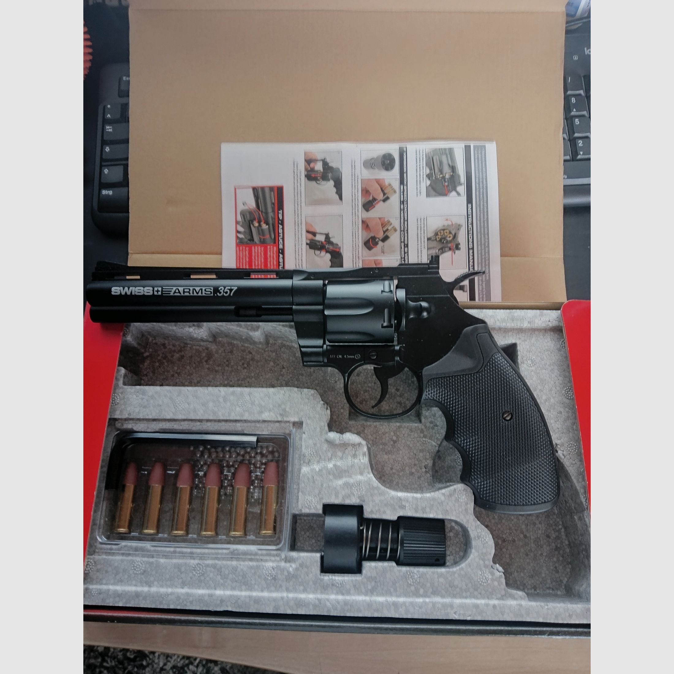 SWISS ARMS Revolver 357-6 Zoll CO2  4,5mm BB mit Messing Ladehülsen/ Patronen neuwertig TOP 