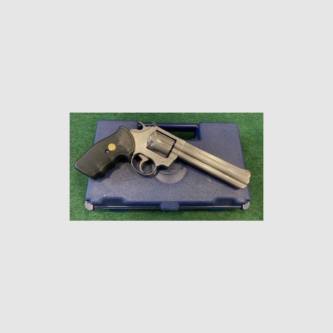 A beautiful Colt King Cobra from 1991, 357M, sporting revolver., image 2 of 9