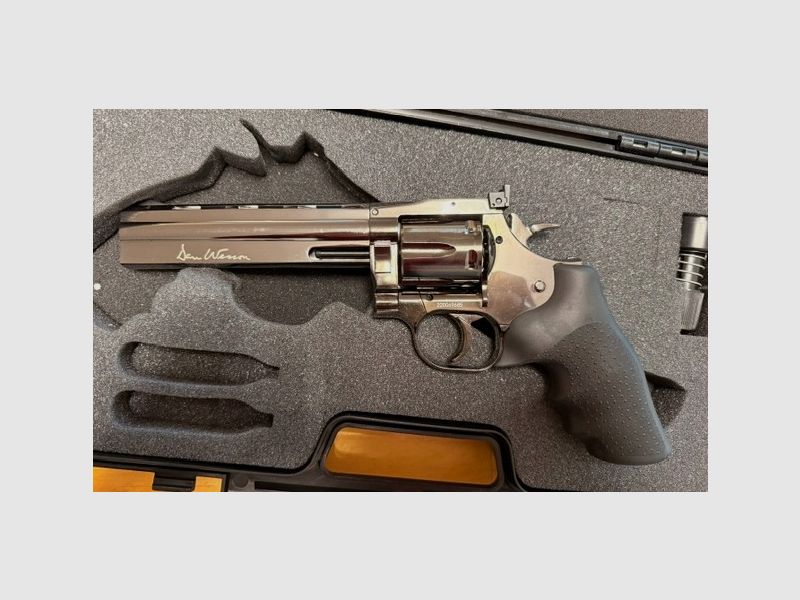 Dan Wesson 715 CO2 4,5mm Diabolo Revolver