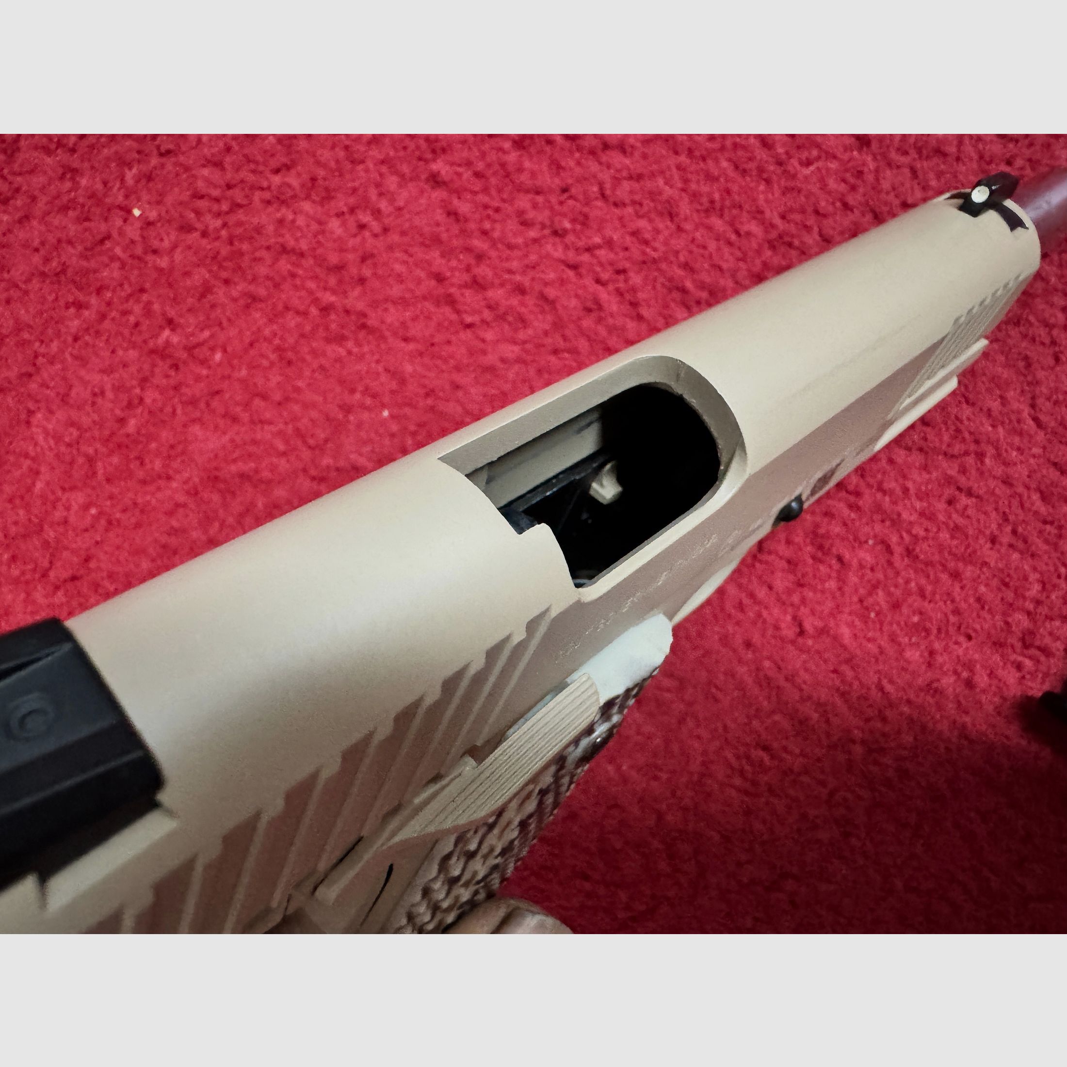 Cybergun 1911 M45A1 Tan Co² GBB 6mm like new with case and original packaging