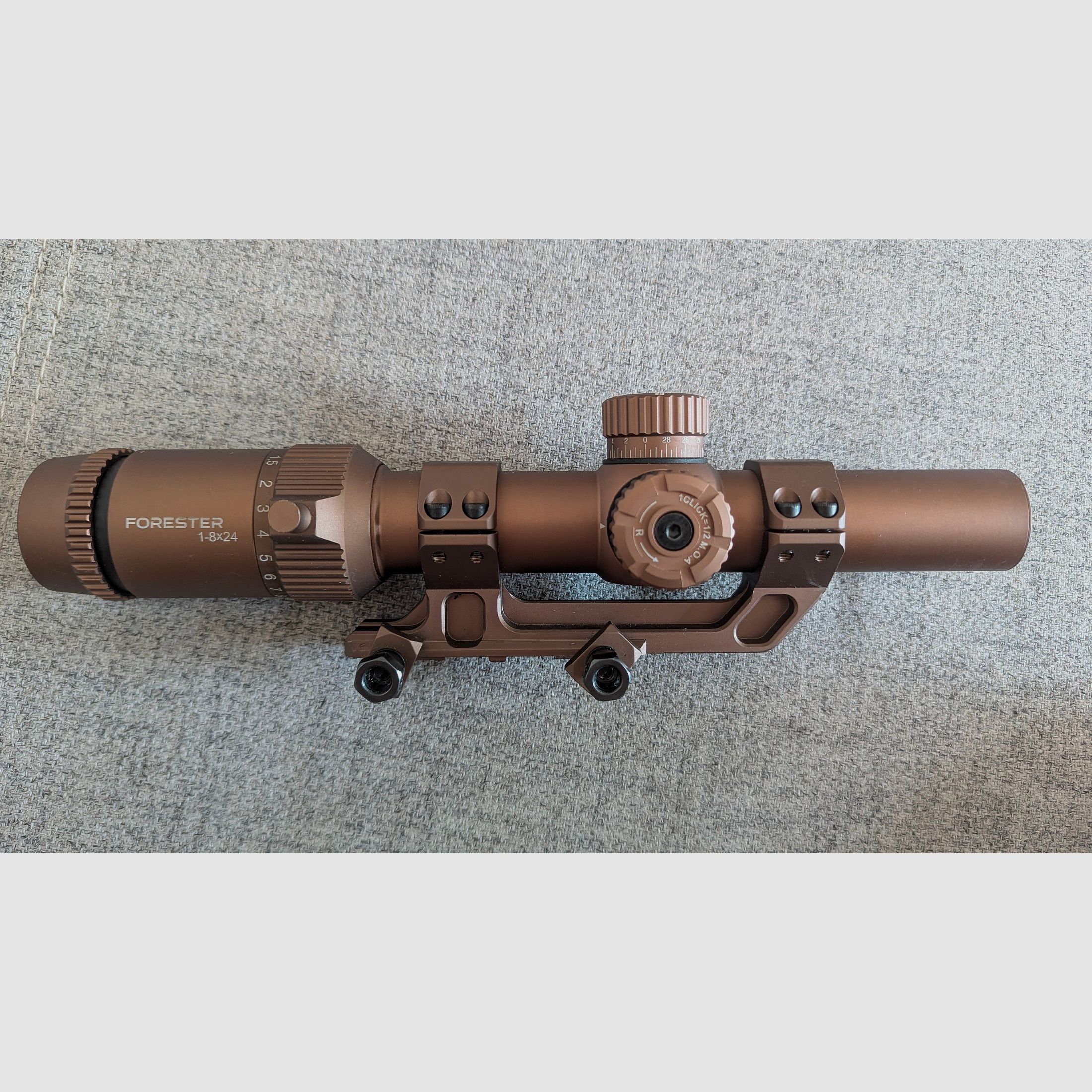 Vector Optics Forester 1-8x24 FDE incl. blokmontage